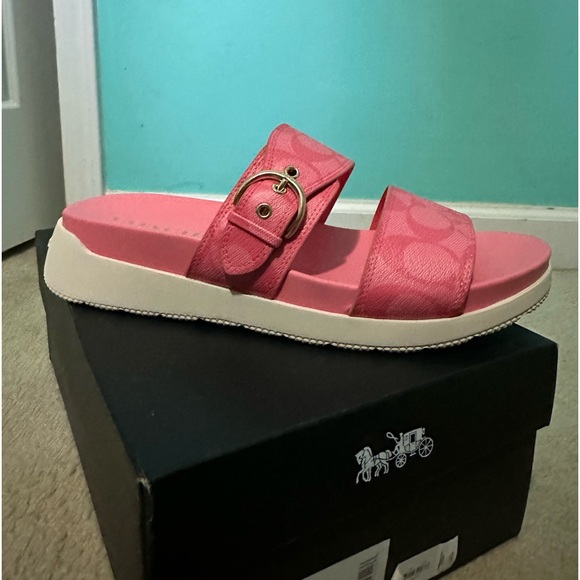 Coach Gwen Sig Sandals - Picture 5 of 5
